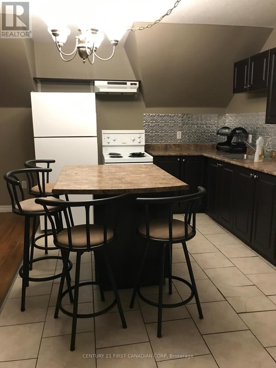 431 Albert Street, Strathroy-Caradoc, Ontario  N7G 1W8 - Photo 18 - X12492024