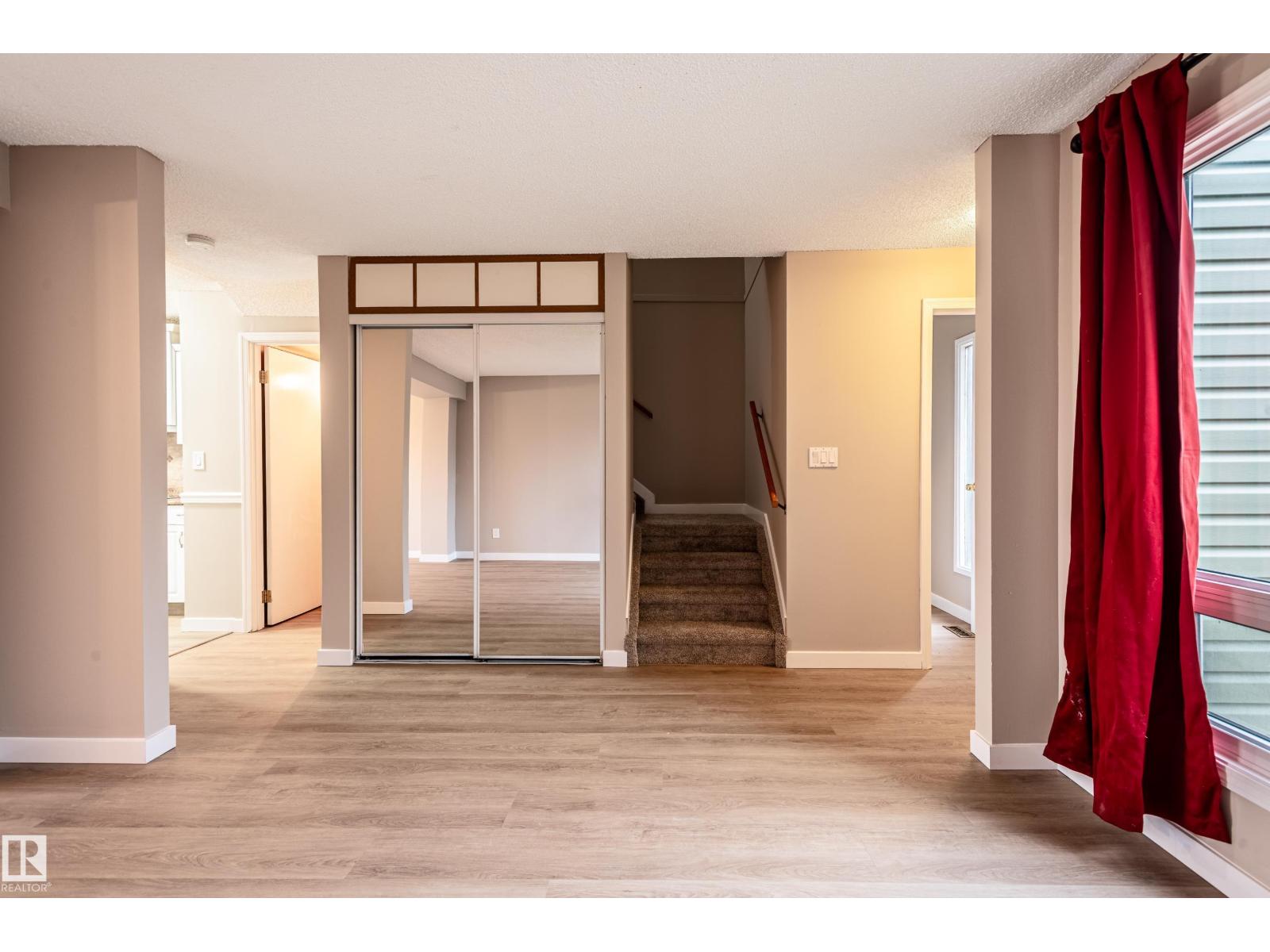 14707 25 Street Nw, Edmonton, Alberta  T5Y 2E8 - Photo 10 - E4464037