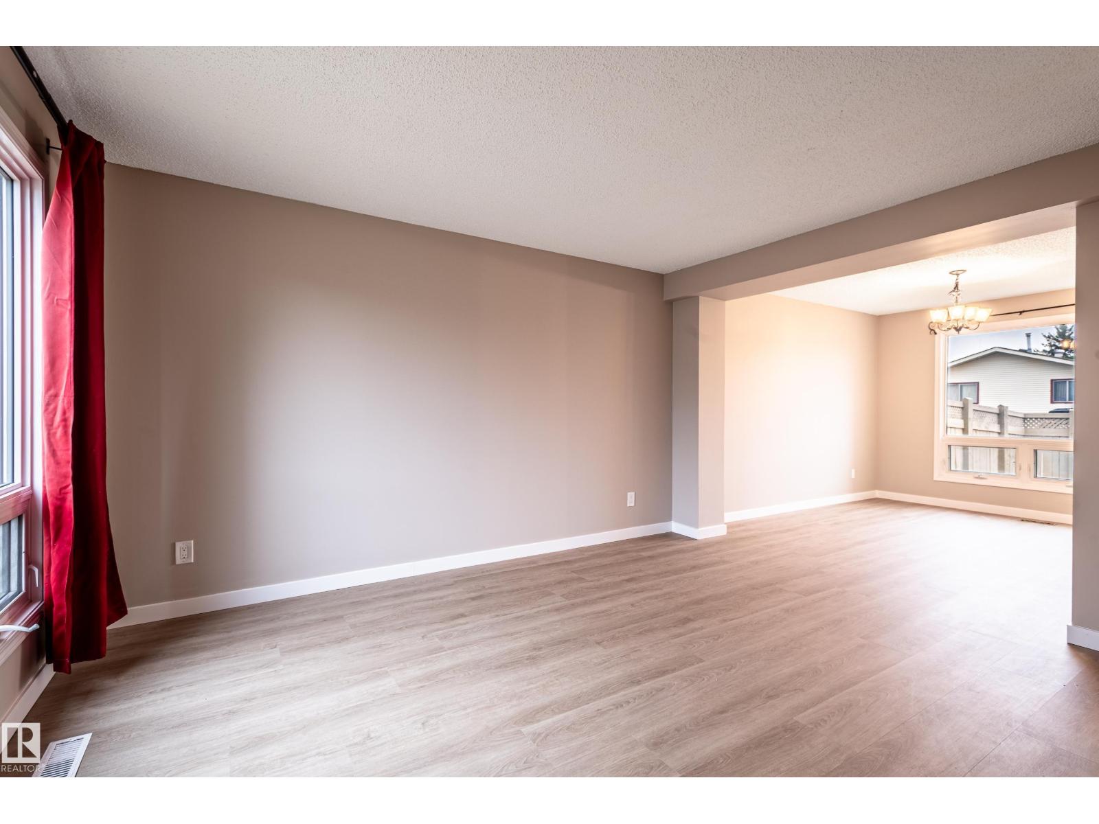 14707 25 Street Nw, Edmonton, Alberta  T5Y 2E8 - Photo 7 - E4464037