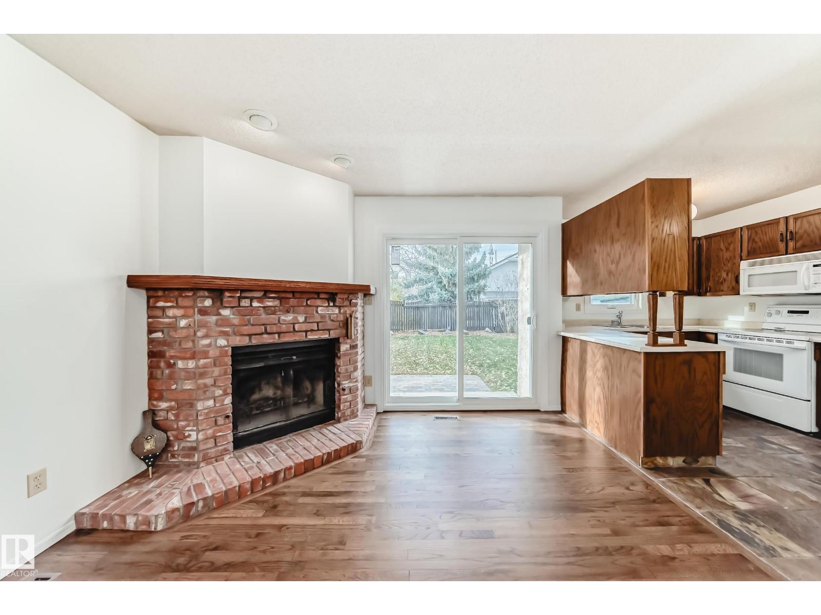 1028 107 St Nw, Edmonton, Alberta  T6J 6H2 - Photo 11 - E4464038