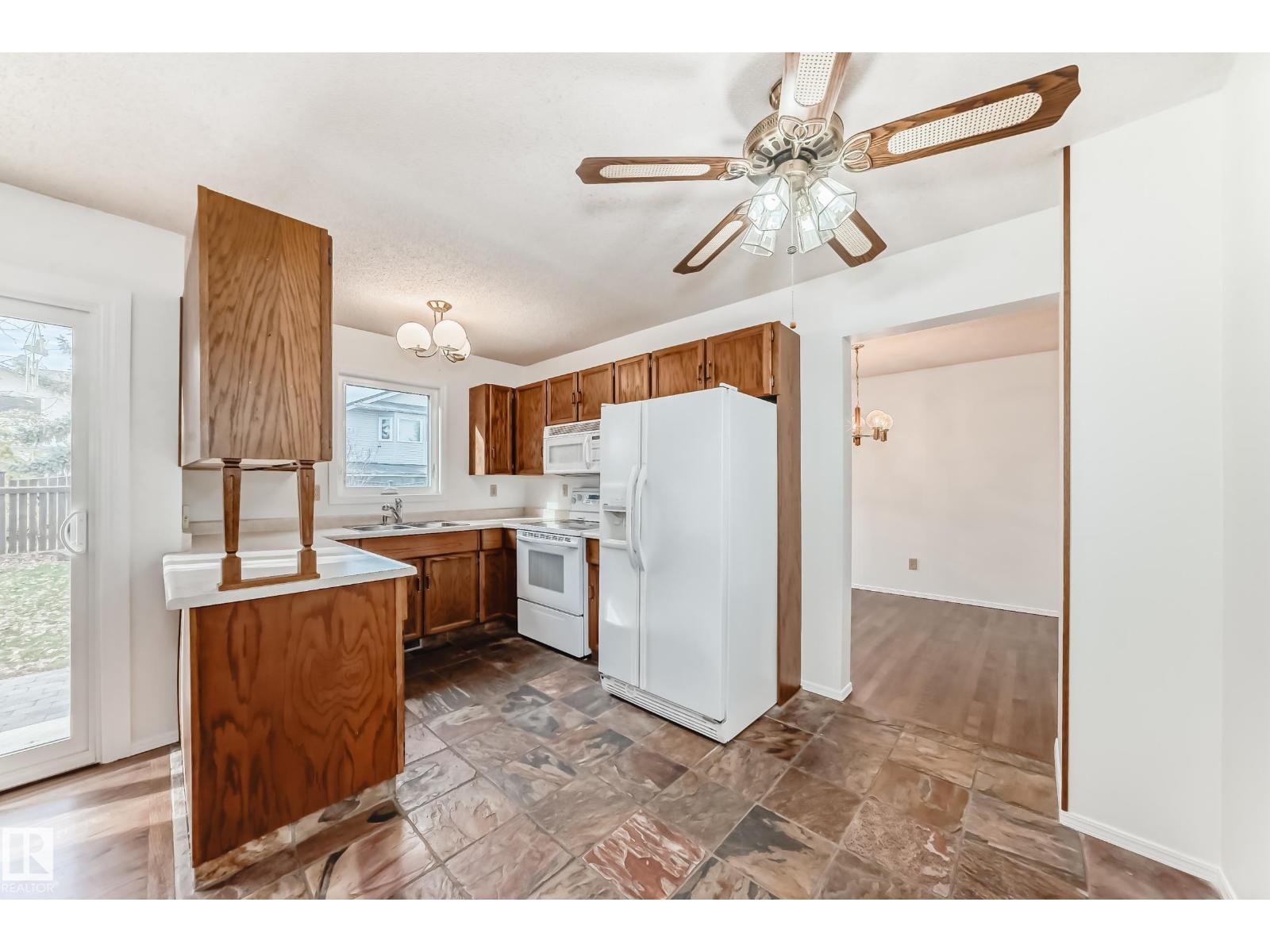 1028 107 St Nw, Edmonton, Alberta  T6J 6H2 - Photo 6 - E4464038