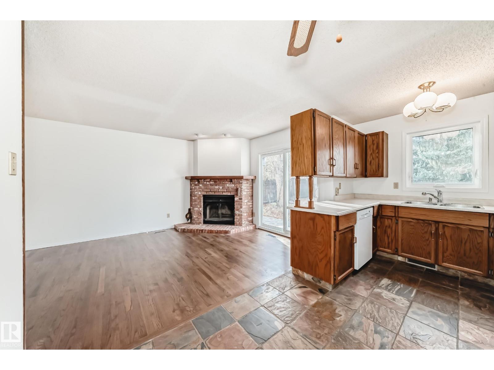 1028 107 St Nw, Edmonton, Alberta  T6J 6H2 - Photo 9 - E4464038