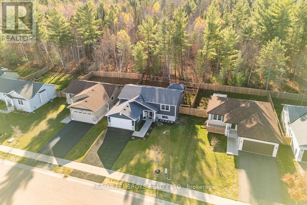 49 Dustin Drive, Petawawa, Ontario  K8H 0G3 - Photo 10 - X12492082