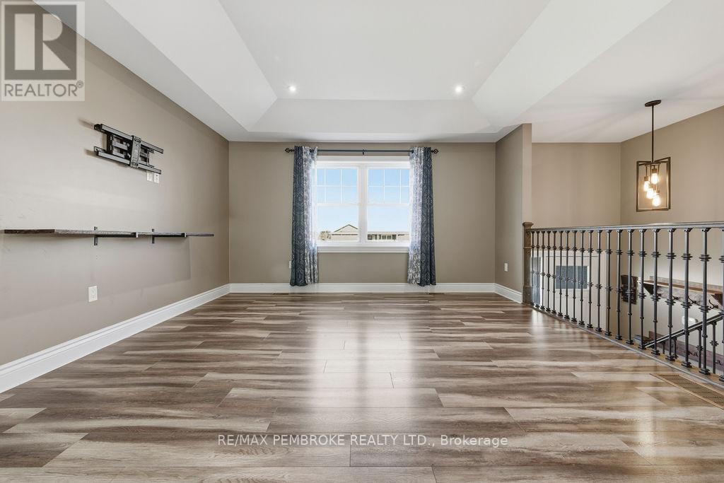 49 Dustin Drive, Petawawa, Ontario  K8H 0G3 - Photo 17 - X12492082