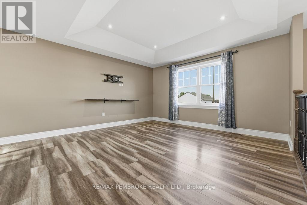 49 Dustin Drive, Petawawa, Ontario  K8H 0G3 - Photo 19 - X12492082