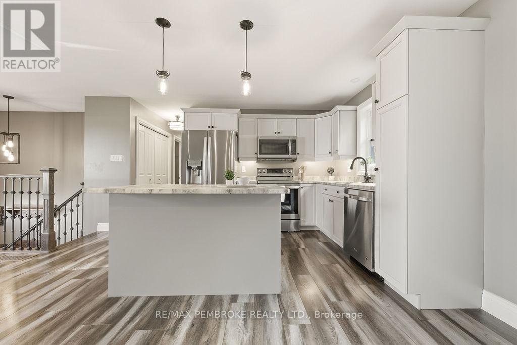 49 Dustin Drive, Petawawa, Ontario  K8H 0G3 - Photo 23 - X12492082