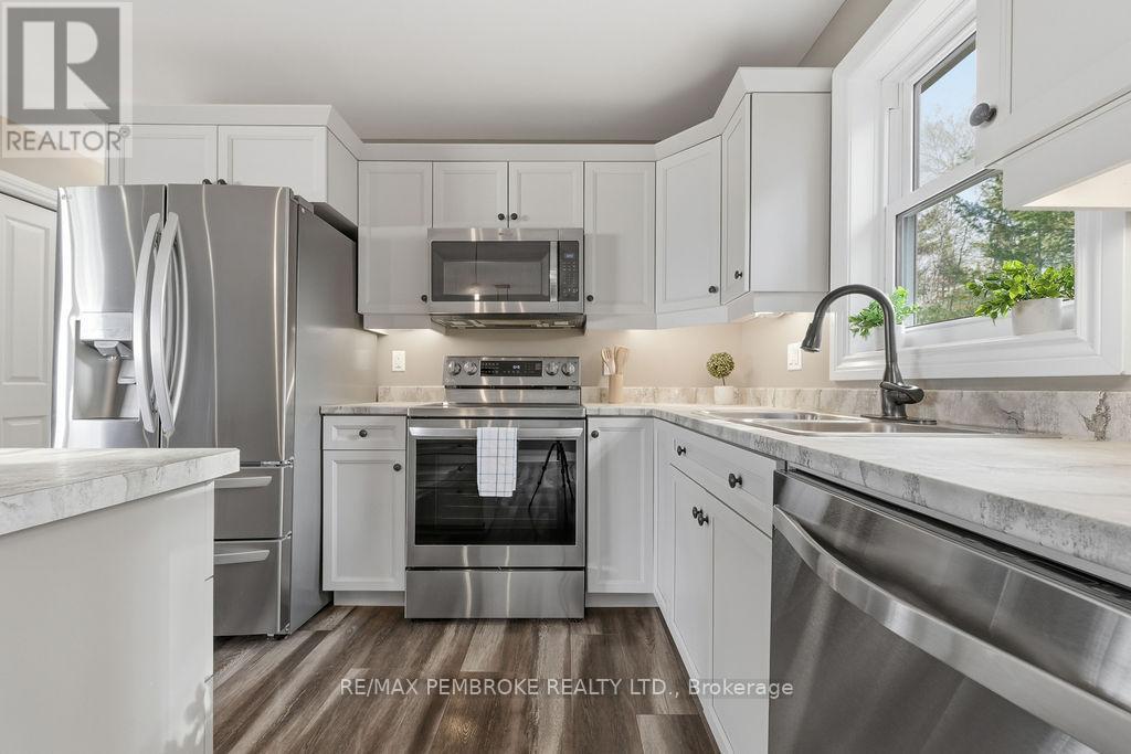 49 Dustin Drive, Petawawa, Ontario  K8H 0G3 - Photo 24 - X12492082