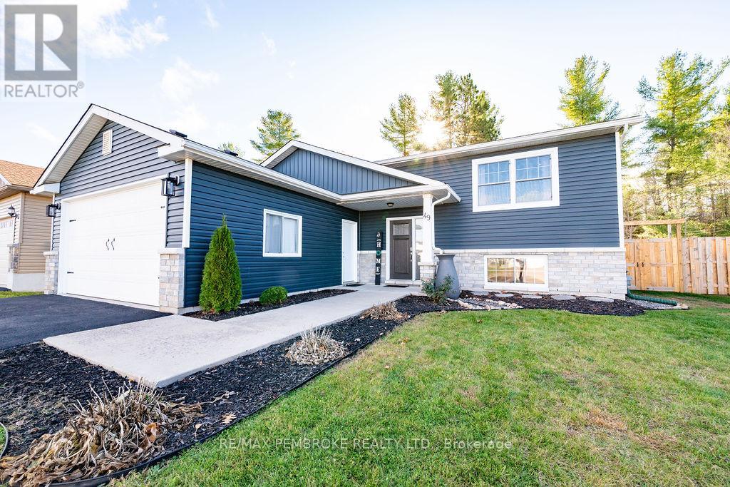 49 Dustin Drive, Petawawa, Ontario  K8H 0G3 - Photo 3 - X12492082