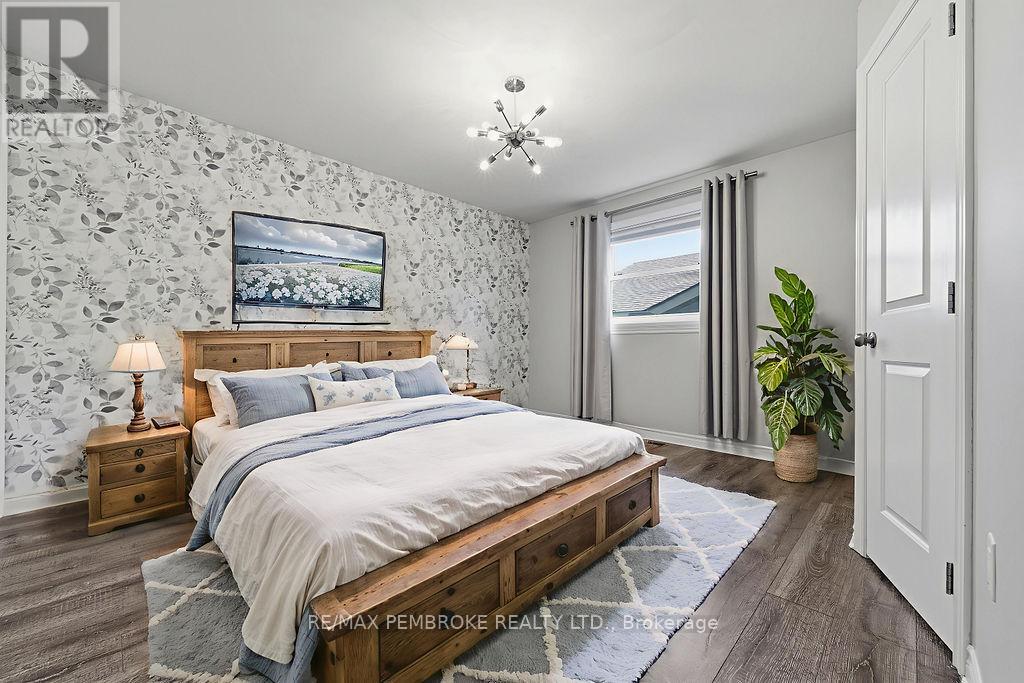 49 Dustin Drive, Petawawa, Ontario  K8H 0G3 - Photo 34 - X12492082