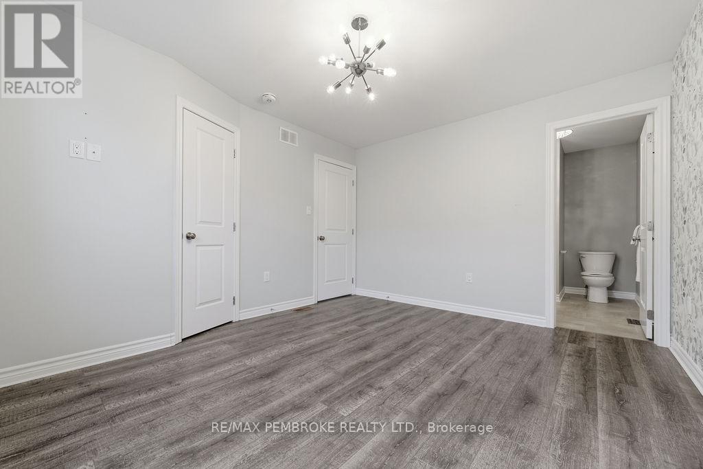 49 Dustin Drive, Petawawa, Ontario  K8H 0G3 - Photo 36 - X12492082