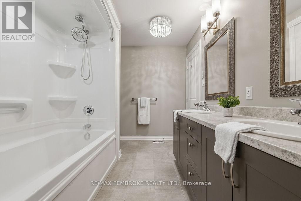 49 Dustin Drive, Petawawa, Ontario  K8H 0G3 - Photo 39 - X12492082