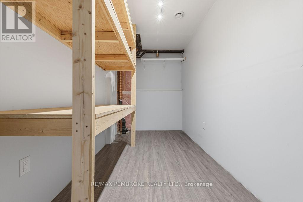 49 Dustin Drive, Petawawa, Ontario  K8H 0G3 - Photo 45 - X12492082