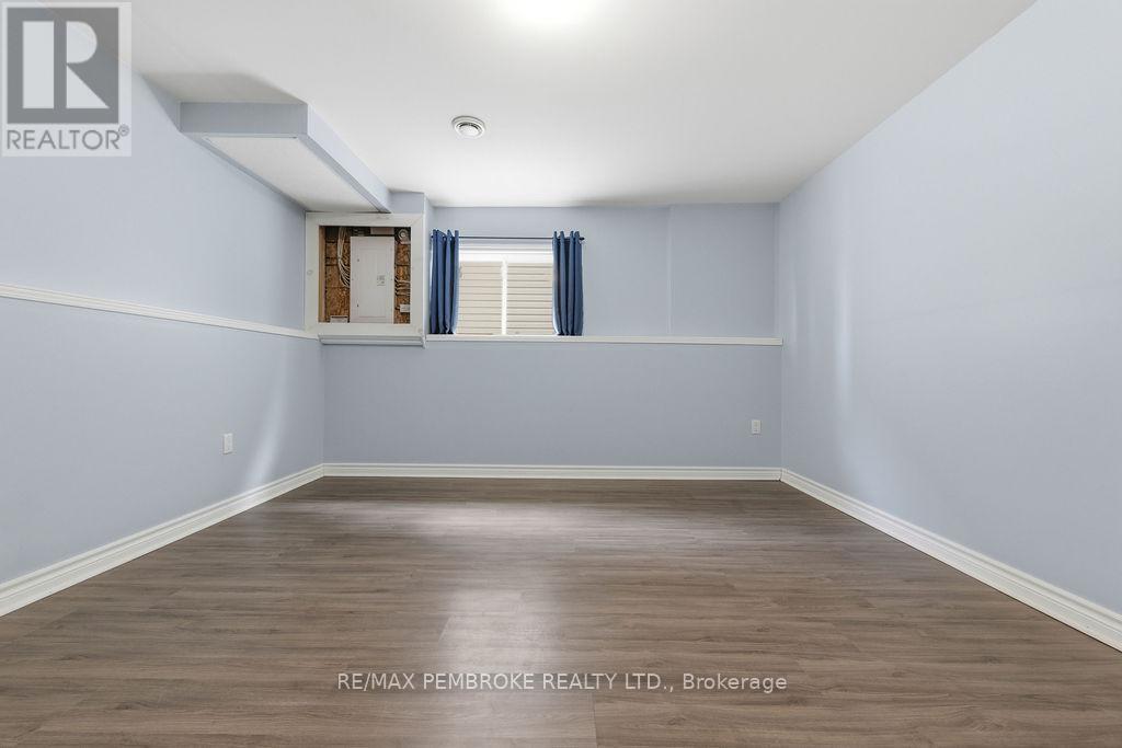 49 Dustin Drive, Petawawa, Ontario  K8H 0G3 - Photo 46 - X12492082