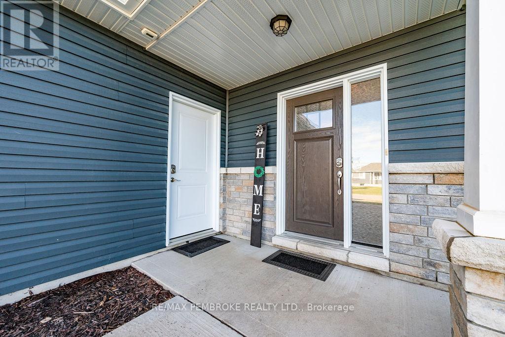 49 Dustin Drive, Petawawa, Ontario  K8H 0G3 - Photo 7 - X12492082