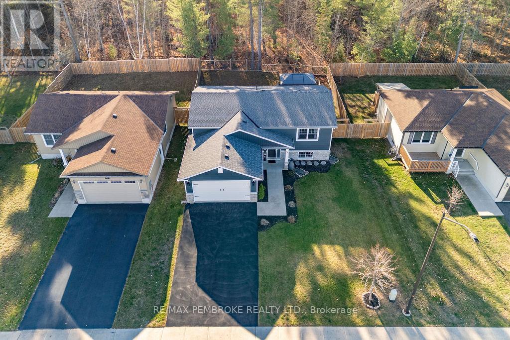 49 Dustin Drive, Petawawa, Ontario  K8H 0G3 - Photo 9 - X12492082