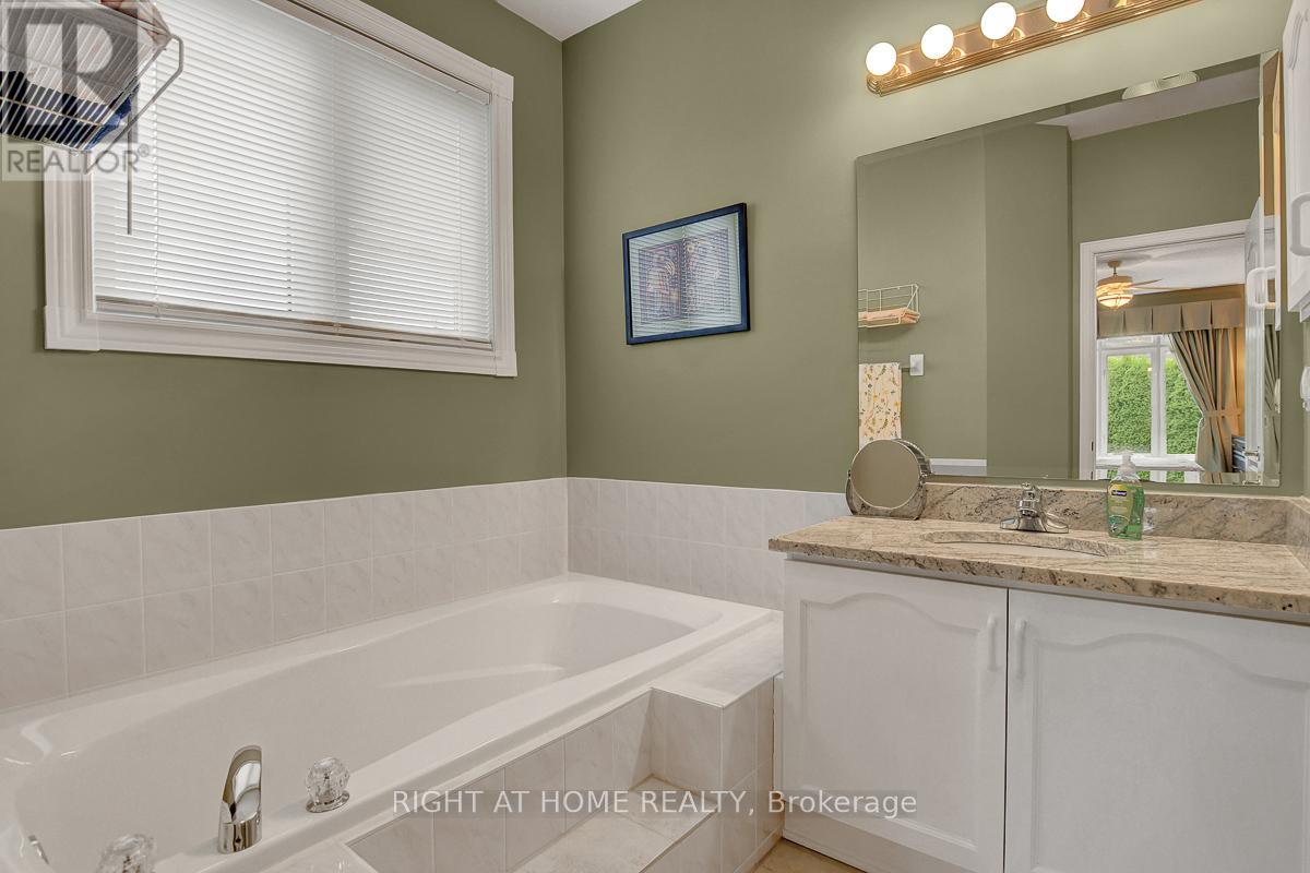 36 Sable Run Drive, Ottawa, Ontario  K2S 1W8 - Photo 18 - X12492022