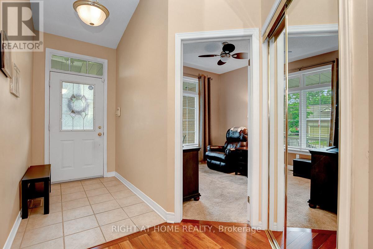 36 Sable Run Drive, Ottawa, Ontario  K2S 1W8 - Photo 2 - X12492022