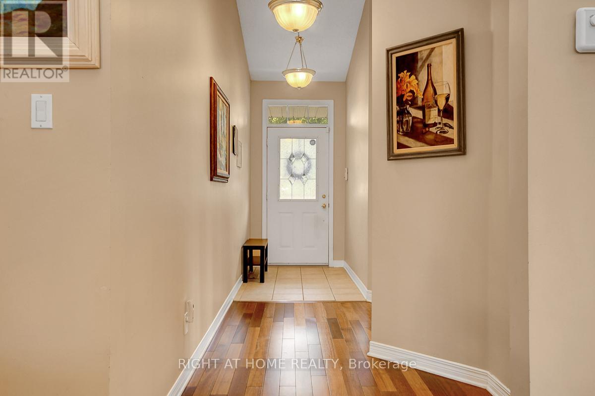 36 Sable Run Drive, Ottawa, Ontario  K2S 1W8 - Photo 4 - X12492022