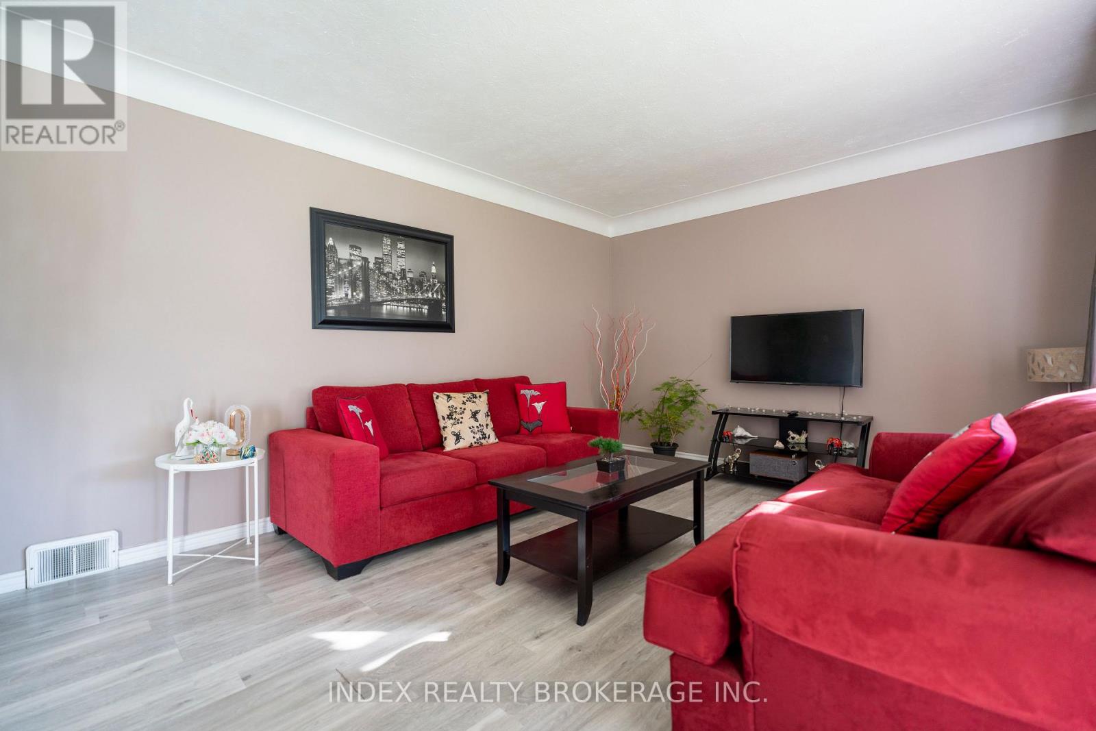 3664 Arlington Avenue, Niagara Falls, Ontario  L2J 2X2 - Photo 10 - X12491452