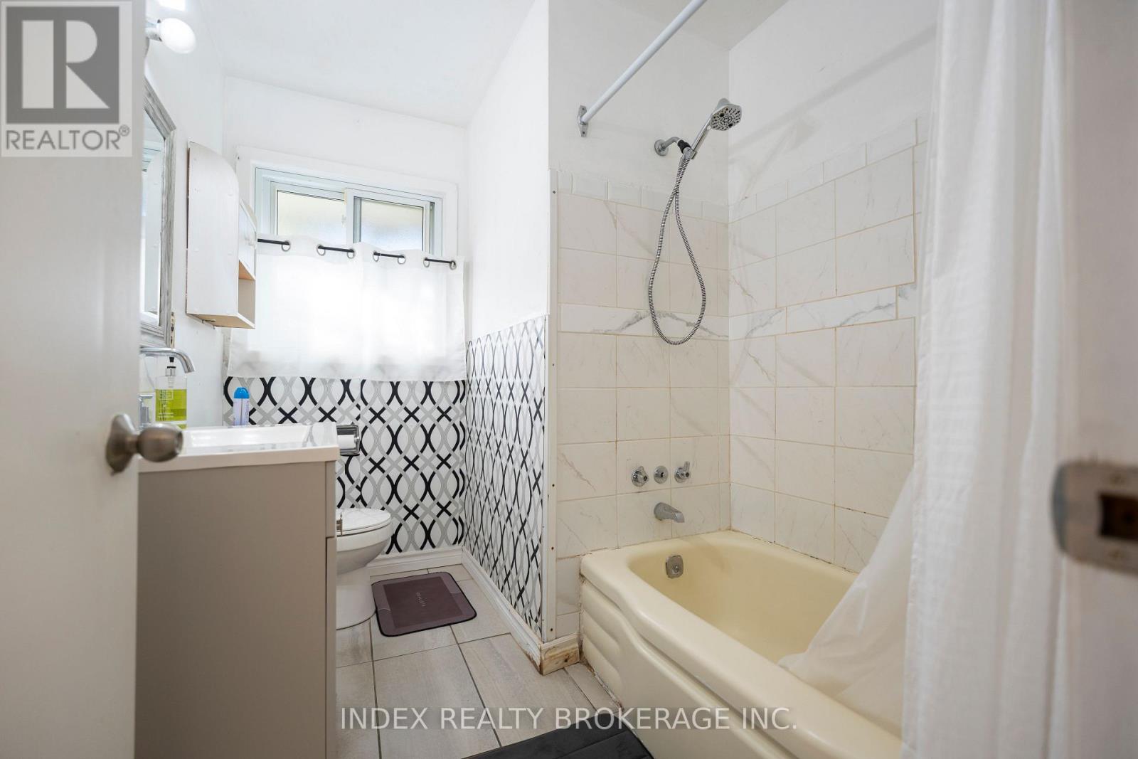 3664 Arlington Avenue, Niagara Falls, Ontario  L2J 2X2 - Photo 13 - X12491452