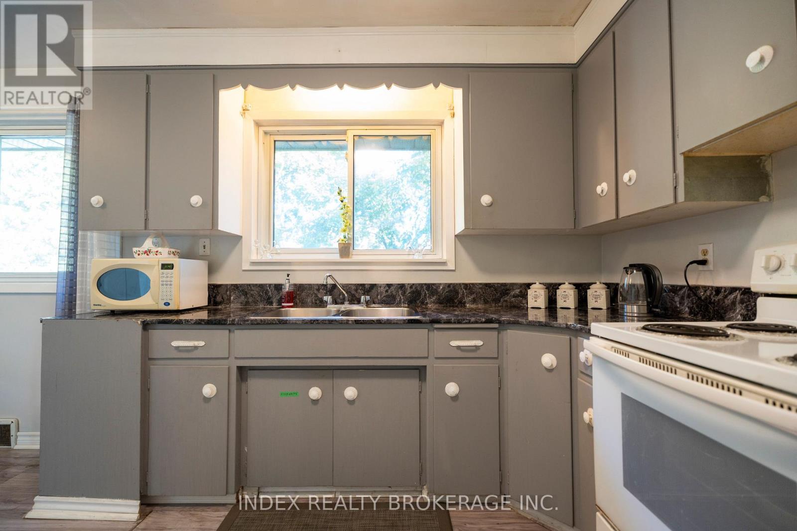 3664 Arlington Avenue, Niagara Falls, Ontario  L2J 2X2 - Photo 28 - X12491452