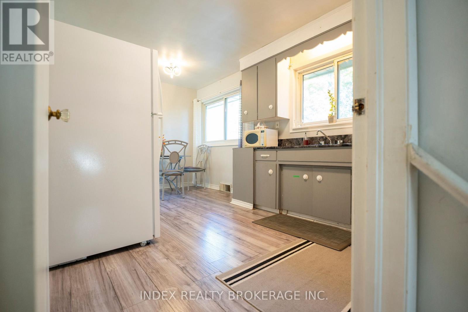 3664 Arlington Avenue, Niagara Falls, Ontario  L2J 2X2 - Photo 30 - X12491452