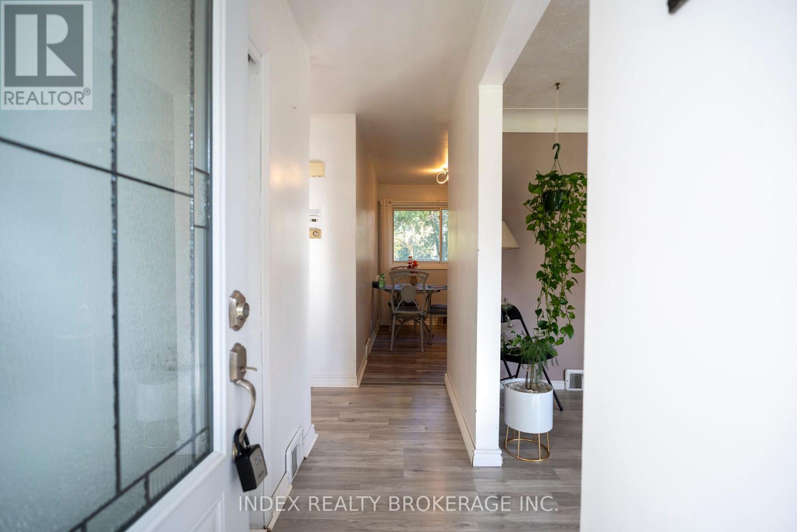 3664 Arlington Avenue, Niagara Falls, Ontario  L2J 2X2 - Photo 8 - X12491452