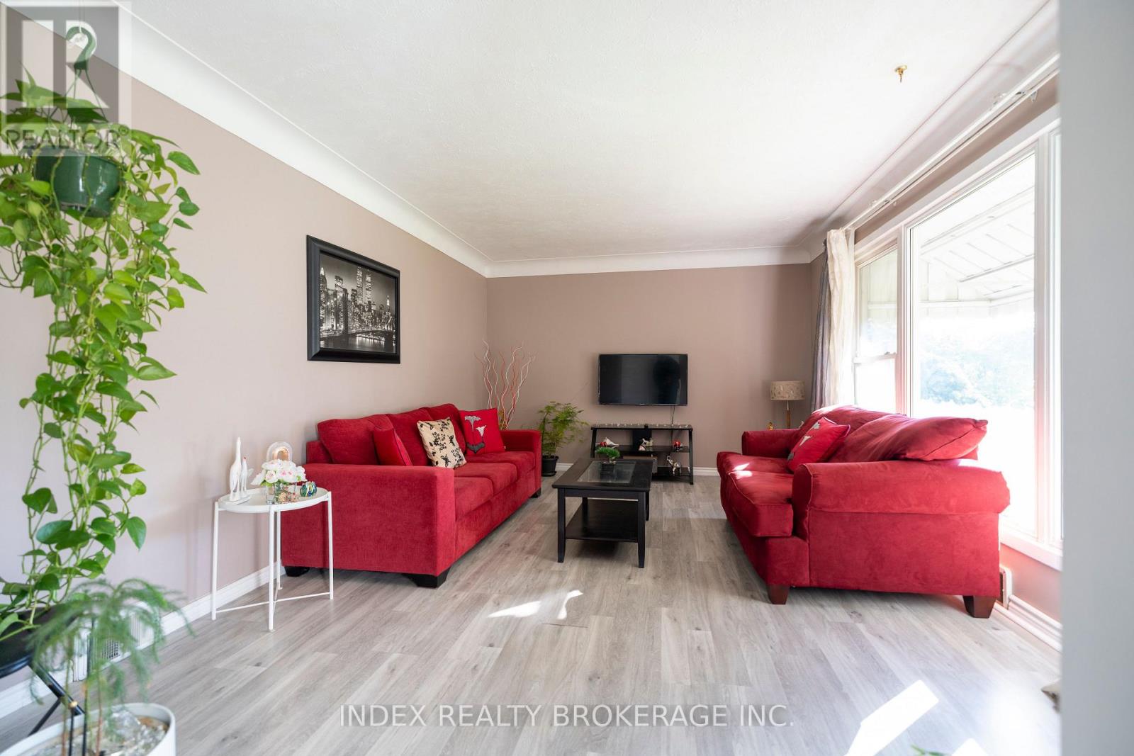 3664 Arlington Avenue, Niagara Falls, Ontario  L2J 2X2 - Photo 9 - X12491452