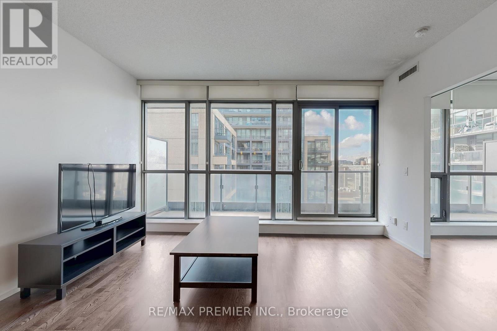 1101 - 8 Charlotte Street, Toronto, Ontario  M5V 0K4 - Photo 10 - C12491600