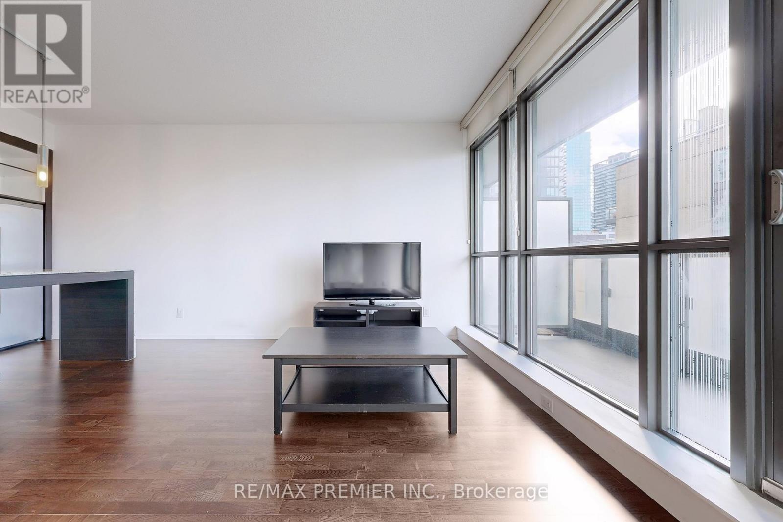 1101 - 8 Charlotte Street, Toronto, Ontario  M5V 0K4 - Photo 11 - C12491600