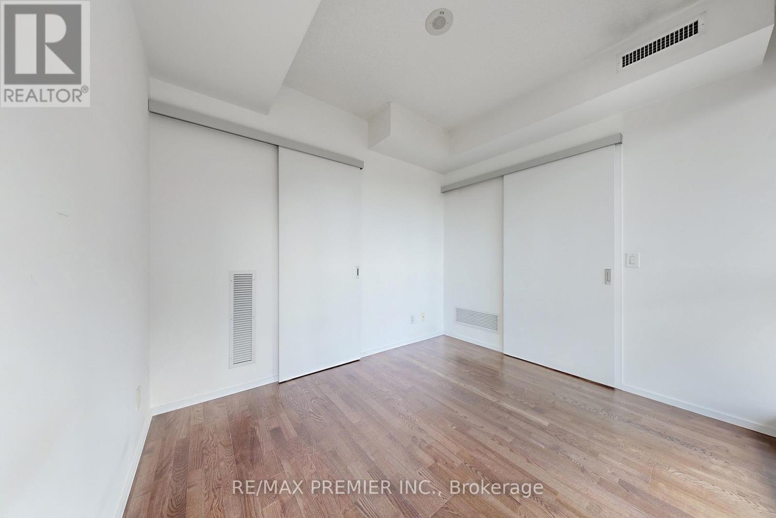 1101 - 8 Charlotte Street, Toronto, Ontario  M5V 0K4 - Photo 18 - C12491600