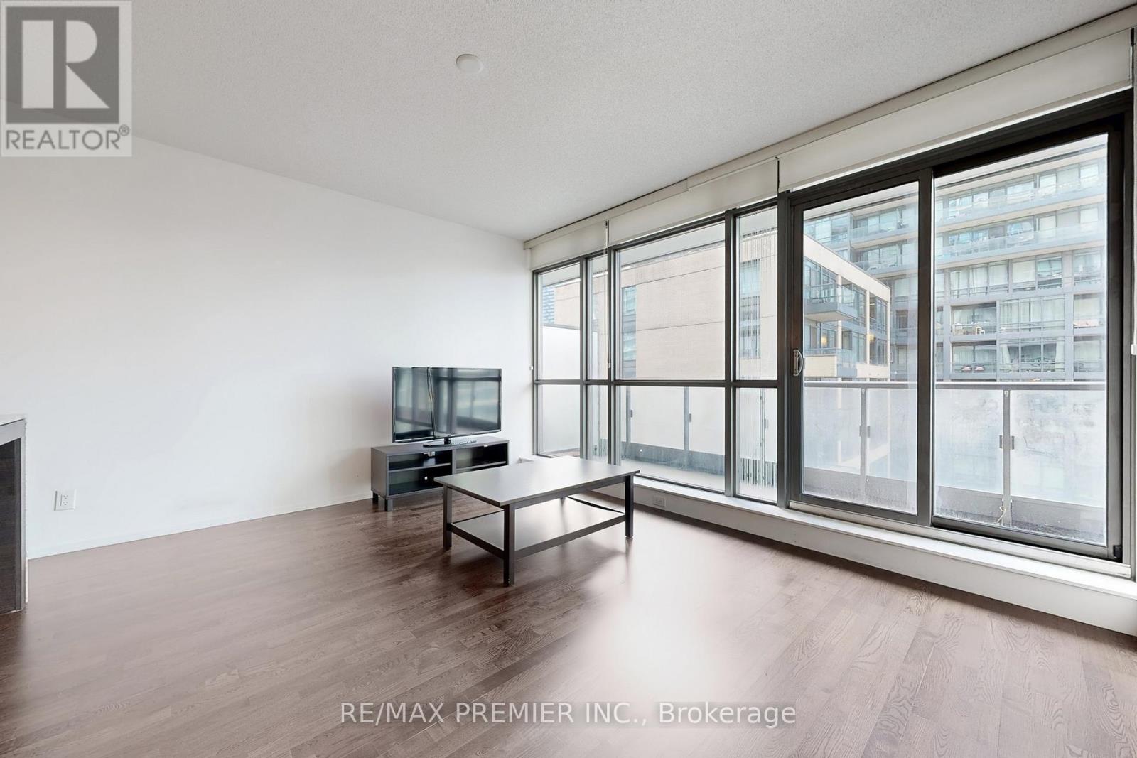 1101 - 8 Charlotte Street, Toronto, Ontario  M5V 0K4 - Photo 9 - C12491600