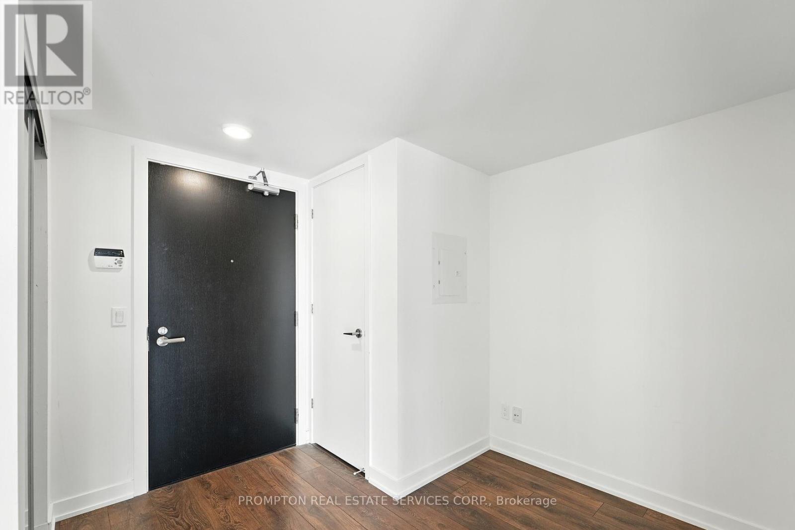 1802 - 501 Yonge Street, Toronto, Ontario  M4Y 0G8 - Photo 9 - C12491676