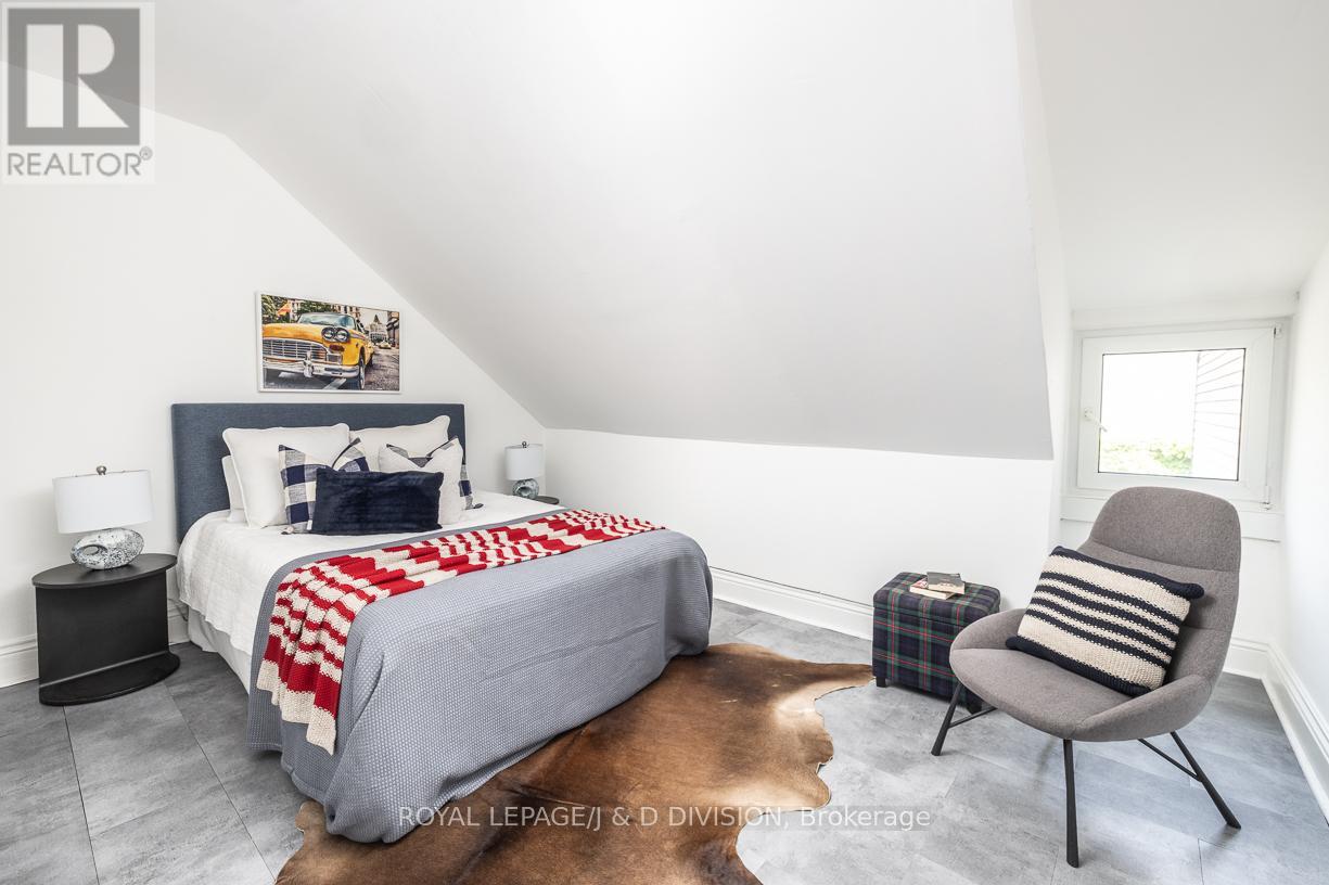 16 Boswell Avenue, Toronto, Ontario  M5R 1M4 - Photo 24 - C12491872