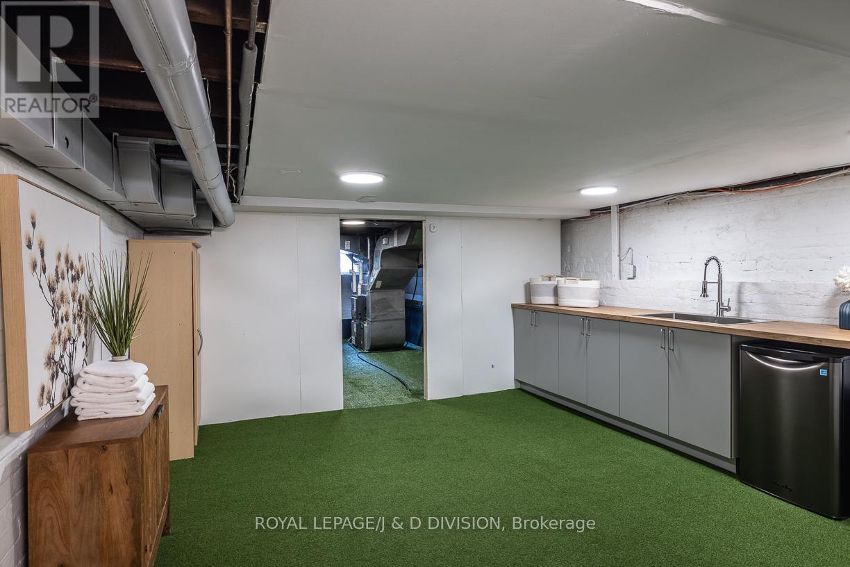 16 Boswell Avenue, Toronto, Ontario  M5R 1M4 - Photo 27 - C12491872