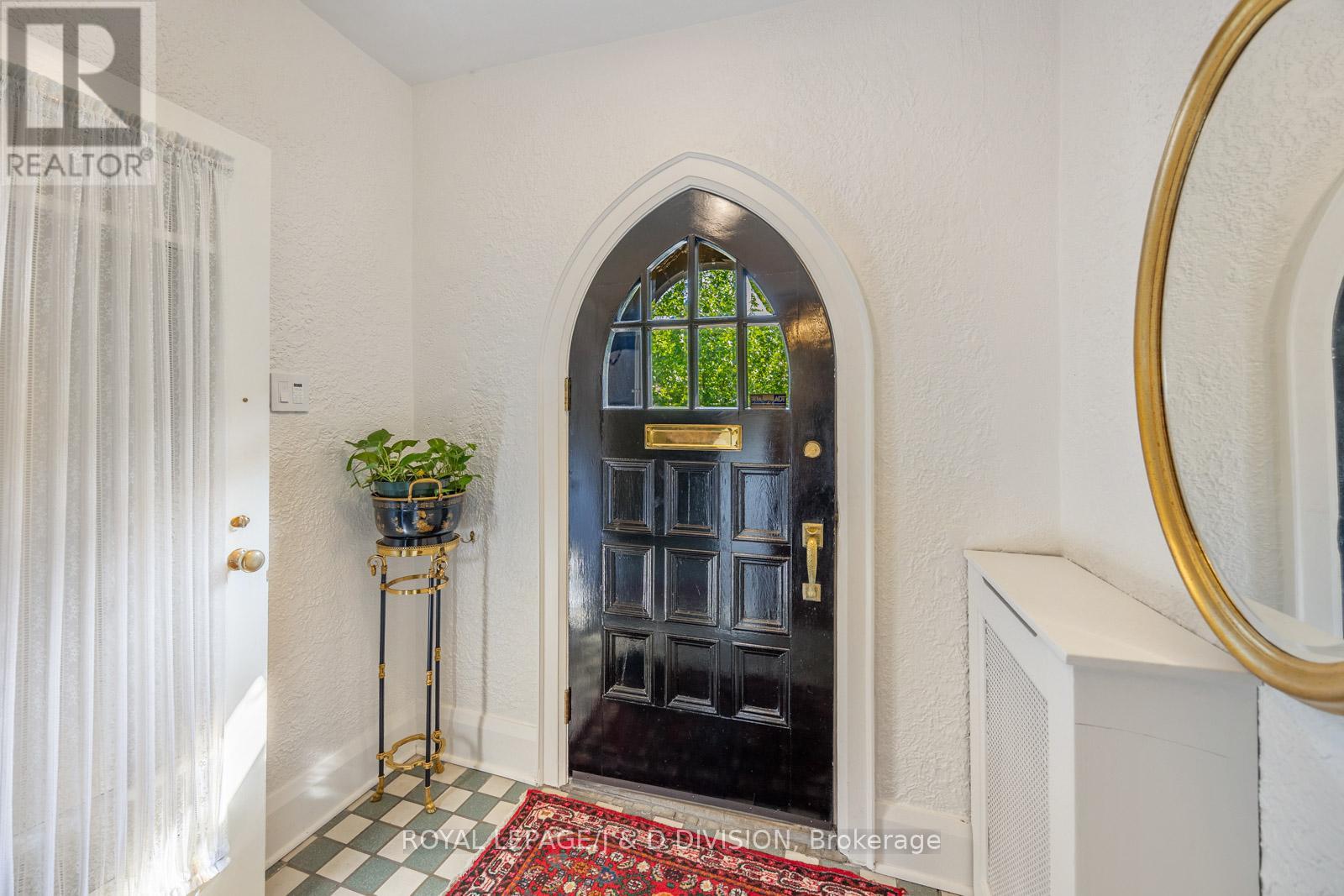 4 Highbourne Road, Toronto, Ontario  M5P 2J2 - Photo 2 - C12491888