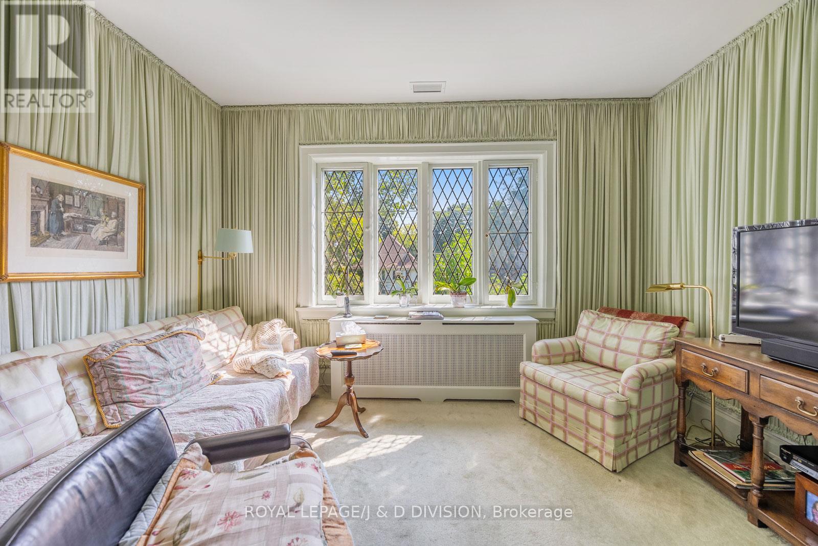 4 Highbourne Road, Toronto, Ontario  M5P 2J2 - Photo 28 - C12491888