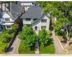 4 HIGHBOURNE ROAD, Toronto, Ontario
