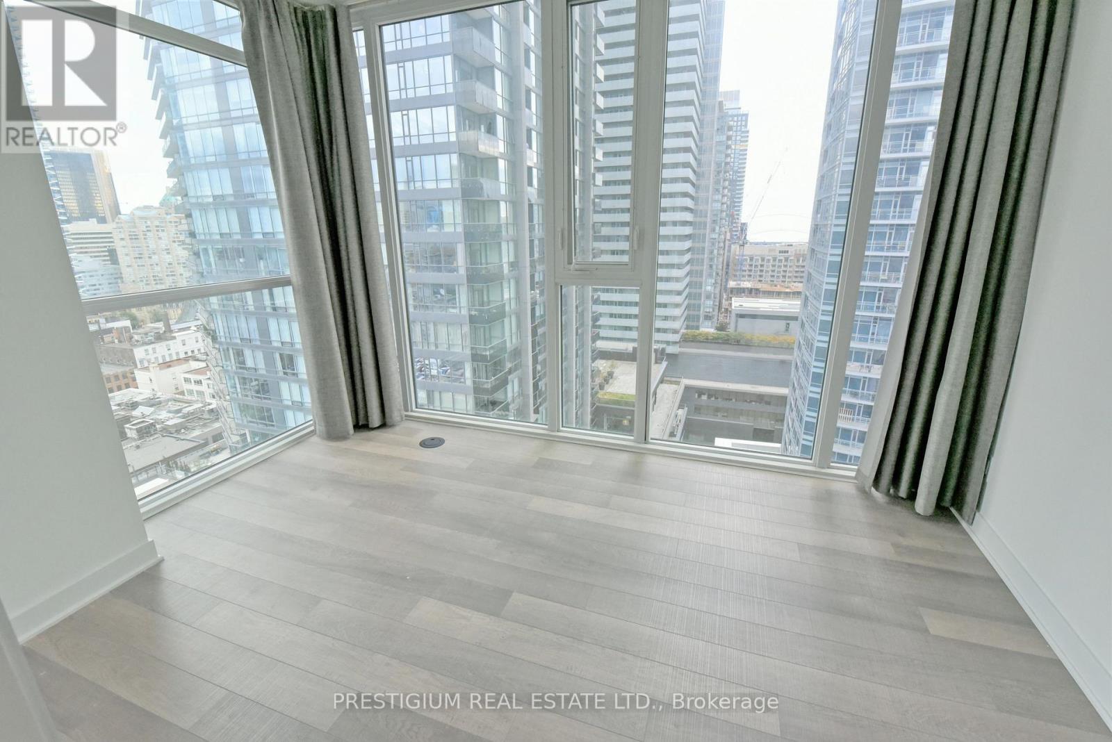 1910 - 290 Adelaide Street W, Toronto, Ontario  M5V 0P3 - Photo 5 - C12491906