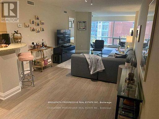 706 - 1001 Bay Street, Toronto, Ontario  M5S 3A6 - Photo 5 - C12491910