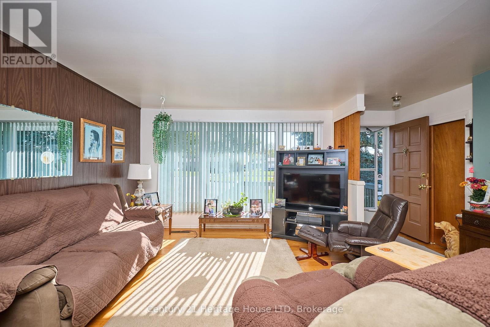 18 Court Street, Fort Erie, Ontario  L2A 2G4 - Photo 10 - X12492096