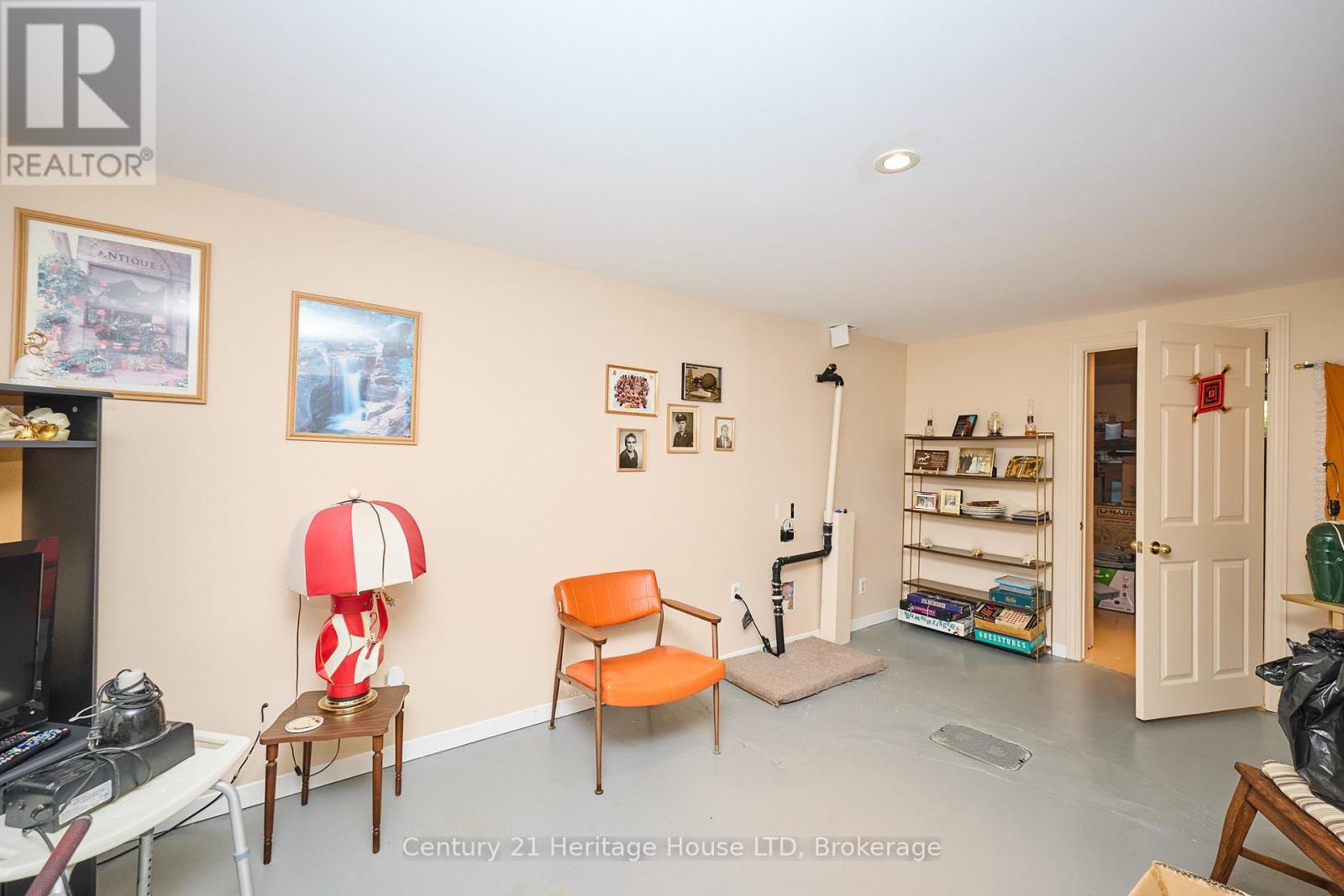 18 Court Street, Fort Erie, Ontario  L2A 2G4 - Photo 19 - X12492096