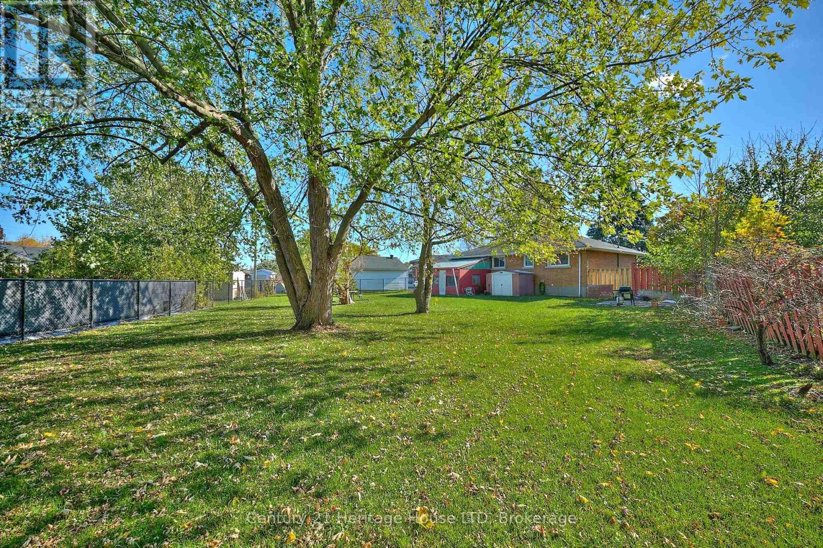 18 Court Street, Fort Erie, Ontario  L2A 2G4 - Photo 23 - X12492096