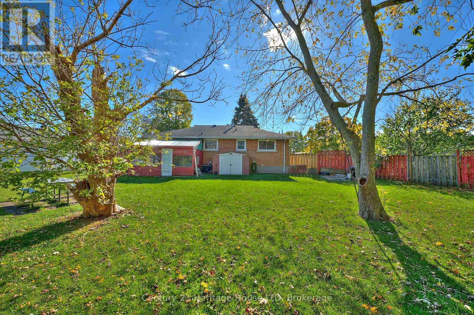 18 Court Street, Fort Erie, Ontario  L2A 2G4 - Photo 24 - X12492096