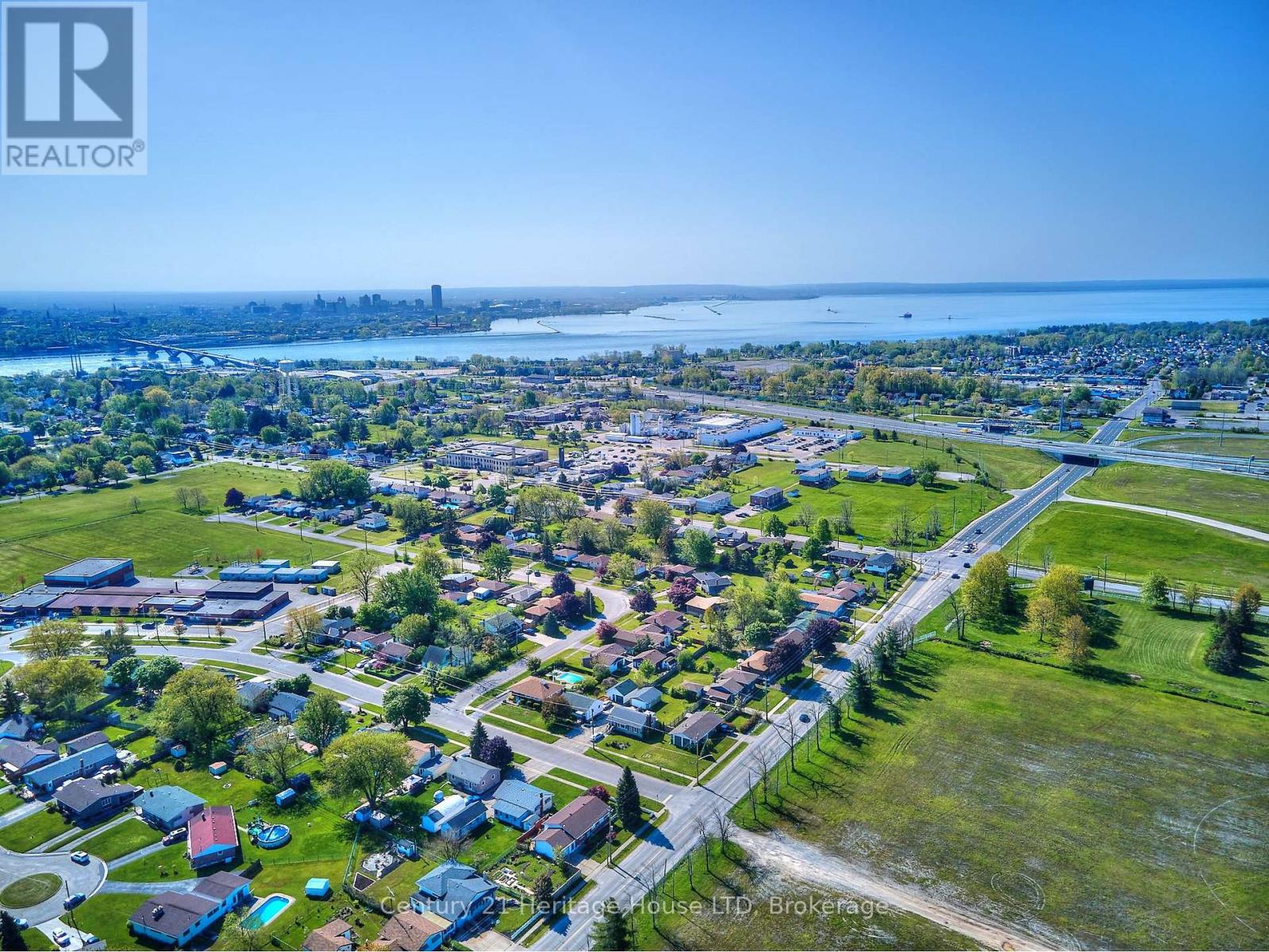 18 Court Street, Fort Erie, Ontario  L2A 2G4 - Photo 28 - X12492096