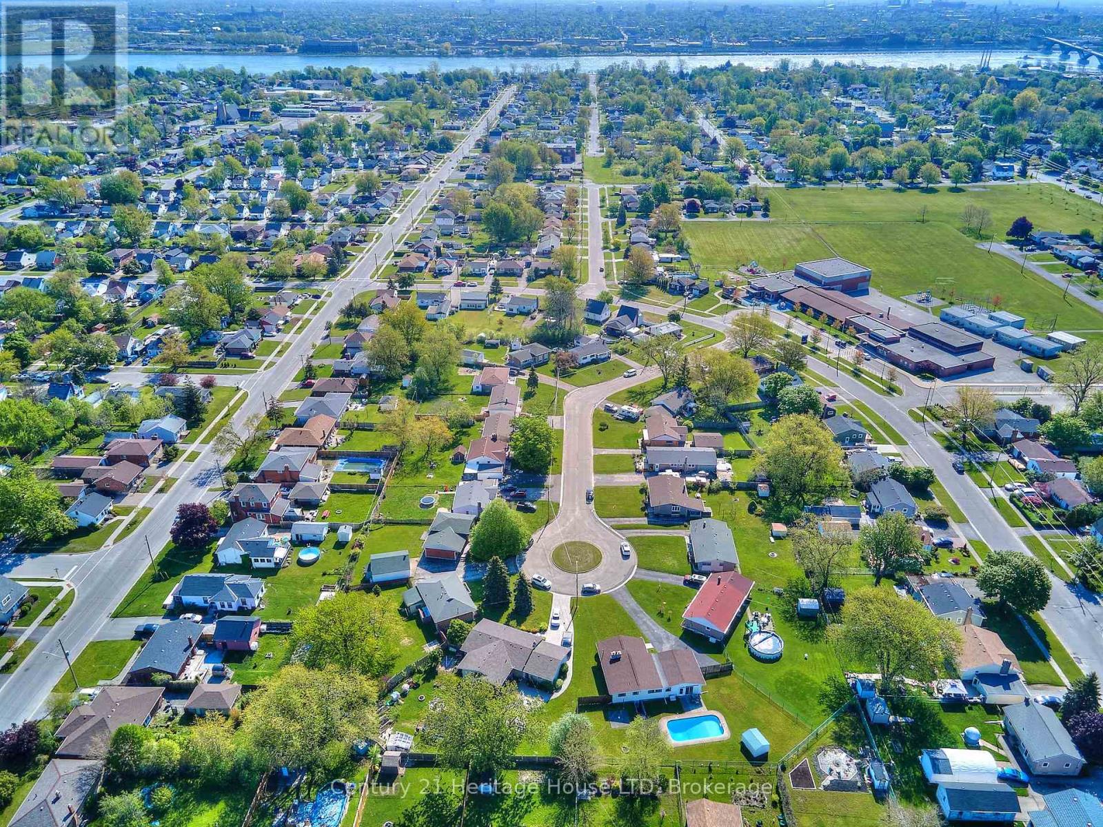 18 Court Street, Fort Erie, Ontario  L2A 2G4 - Photo 29 - X12492096