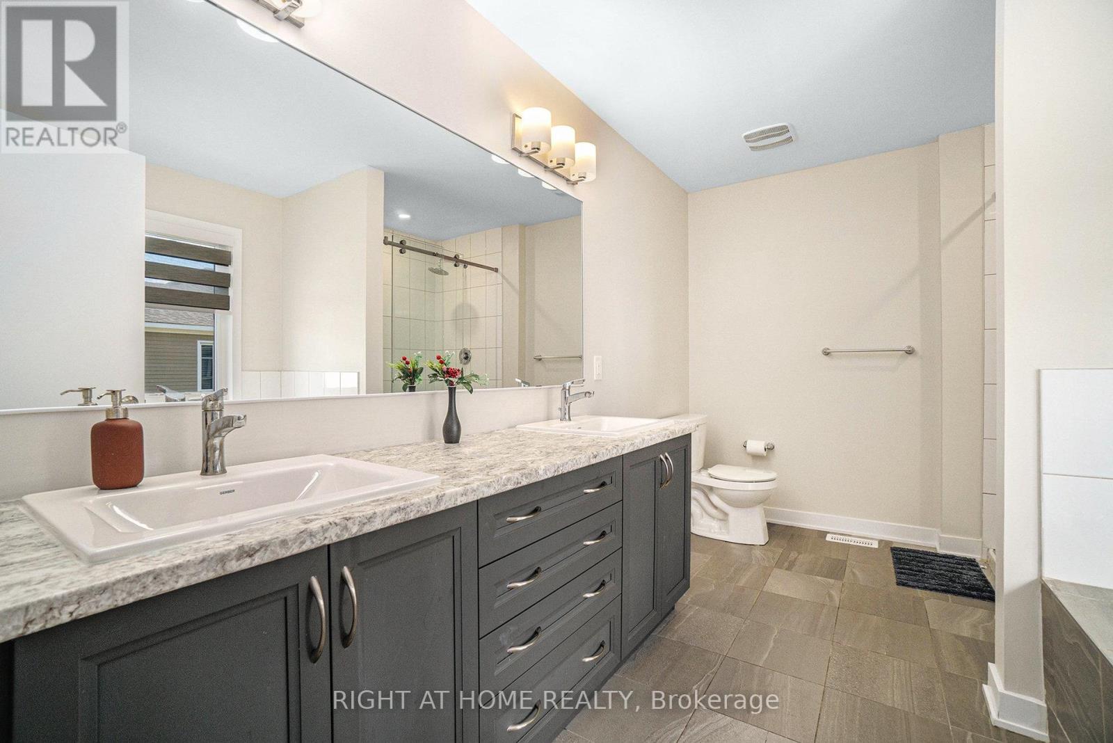 657 Terrier Circle, Ottawa, Ontario  K0A 2Z0 - Photo 19 - X12296390