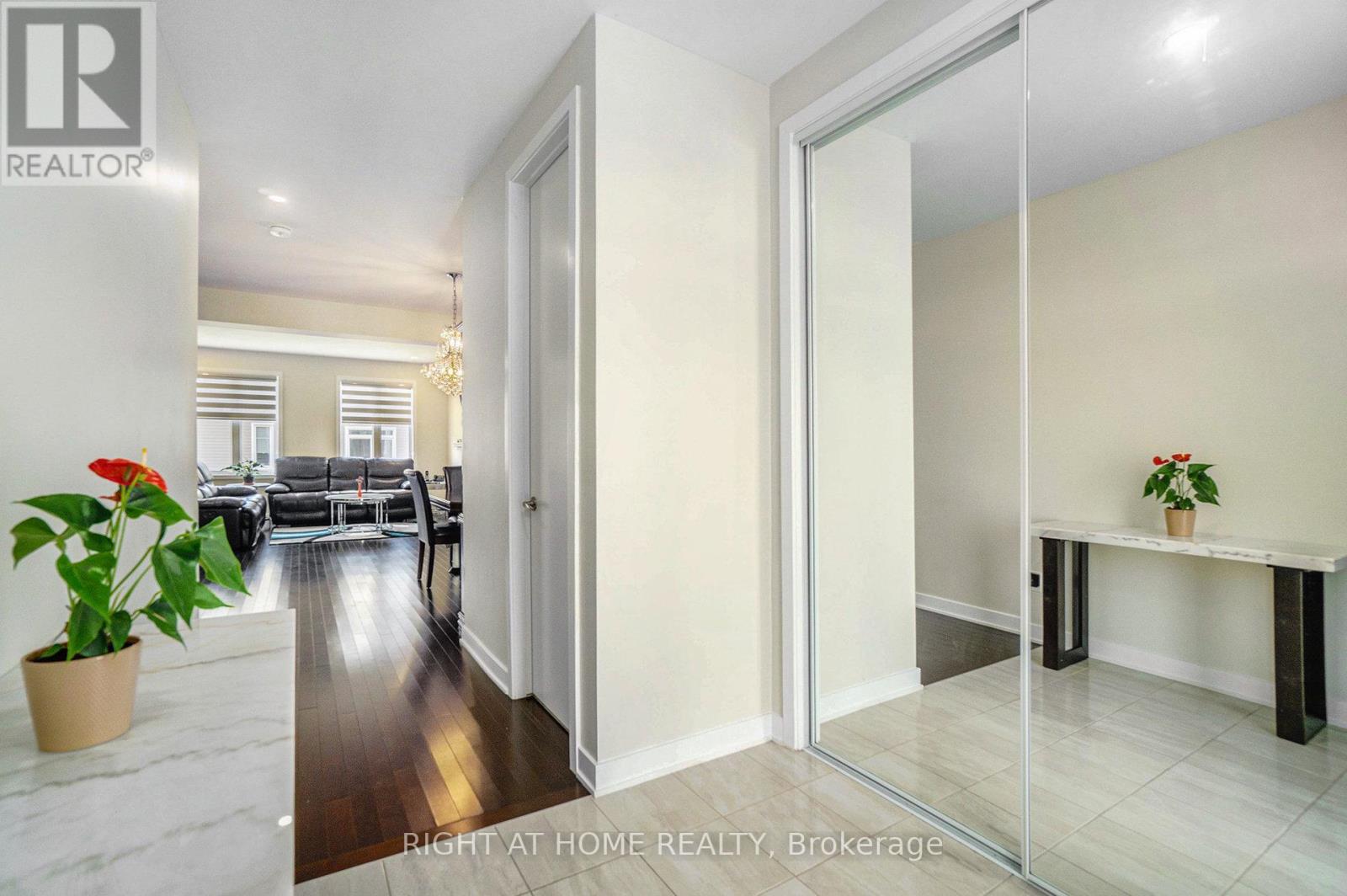 657 Terrier Circle, Ottawa, Ontario  K0A 2Z0 - Photo 3 - X12296390