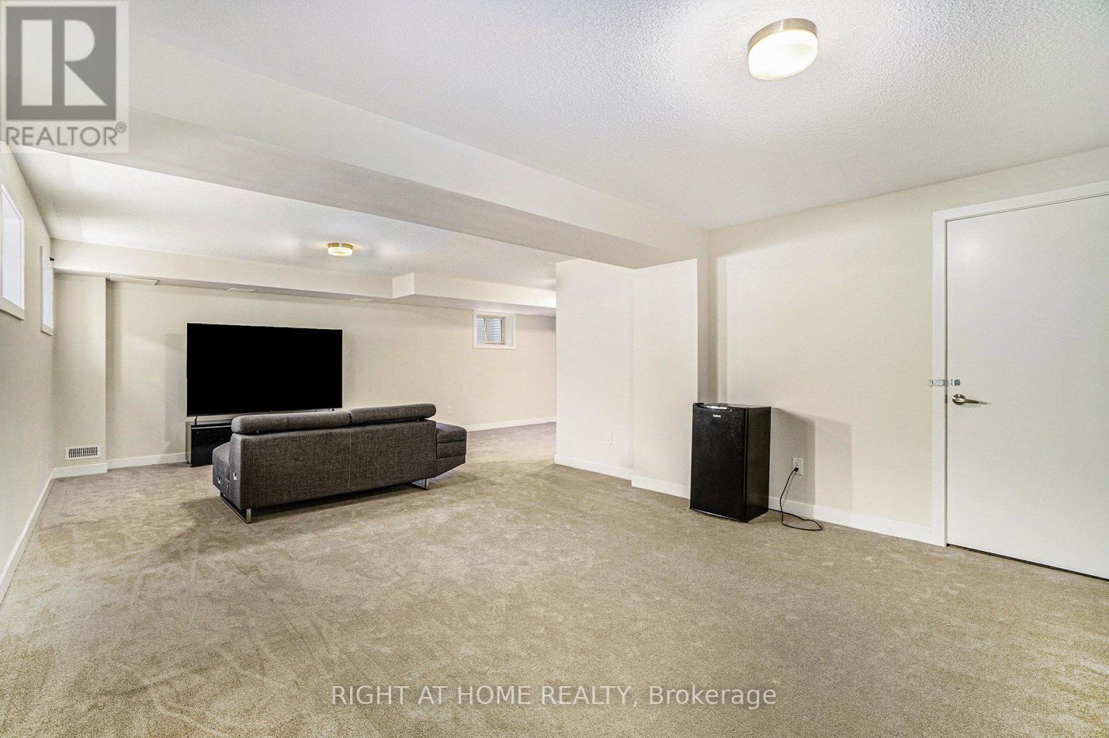 657 Terrier Circle, Ottawa, Ontario  K0A 2Z0 - Photo 25 - X12296390