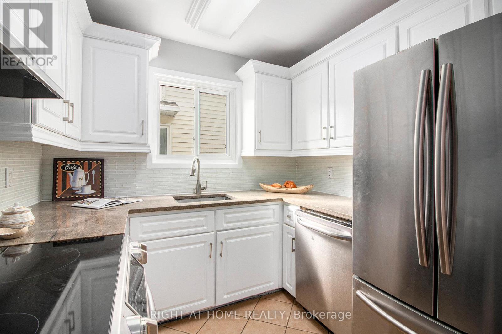 6357 St Louis Drive, Ottawa, Ontario  K1C 2X9 - Photo 15 - X12479102